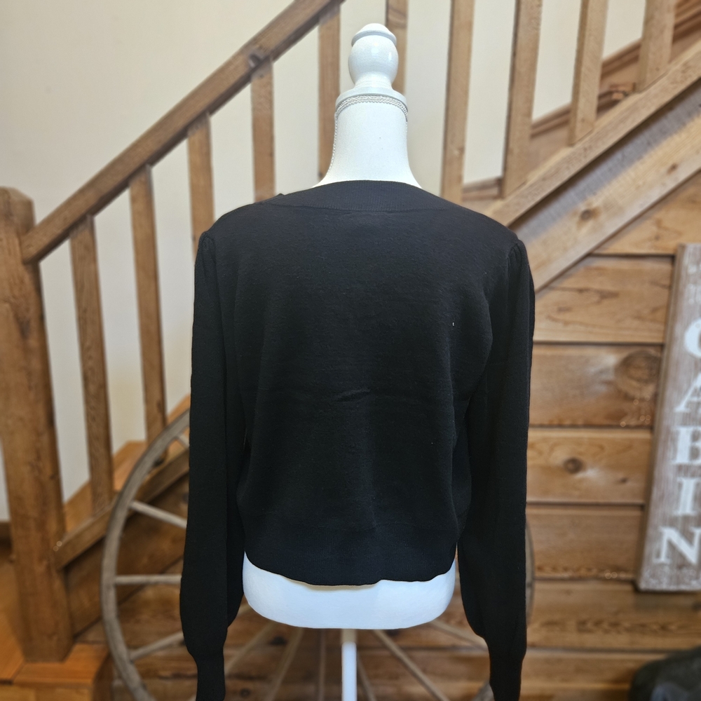 Belledini  Elegant Black V-Neck Sweater with Bow Details - Picture 3 of 10
